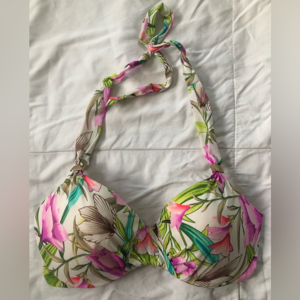Victoria’s Secret bikini top